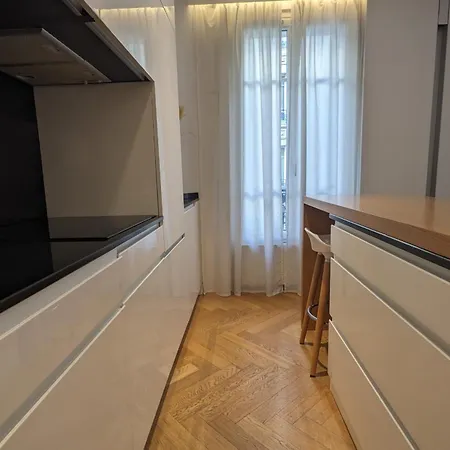 Comfortable Near The Eiffel Tower Paris